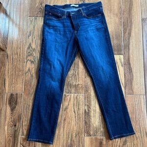 listing-status-banner